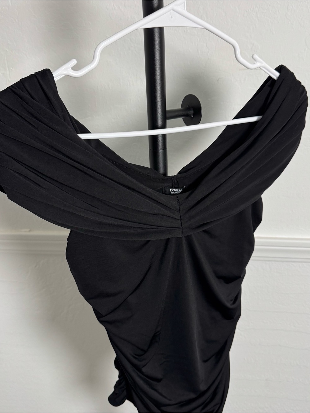 Express Body Contour Compression Silky Off Shoulder Ruched Bodysuit small black - Picture 7 of 9